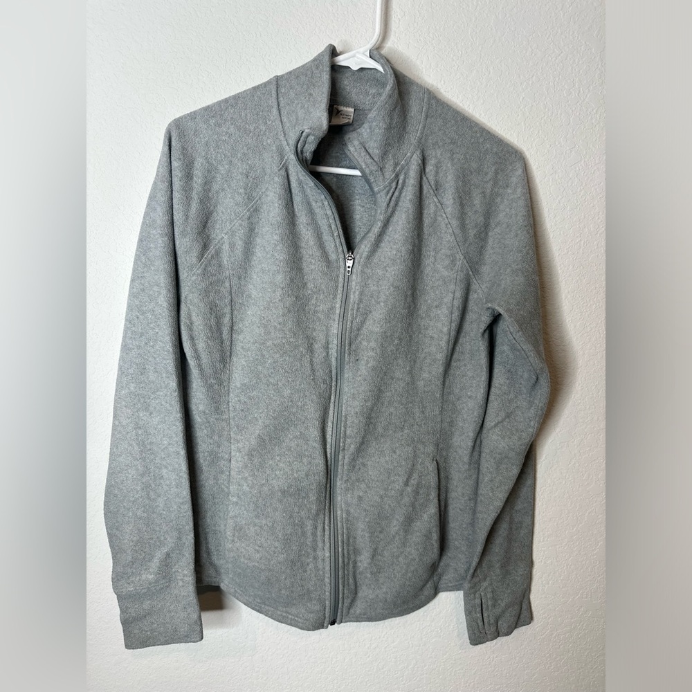 Old Navy Women’s sweatshirt. Grey. Size M.